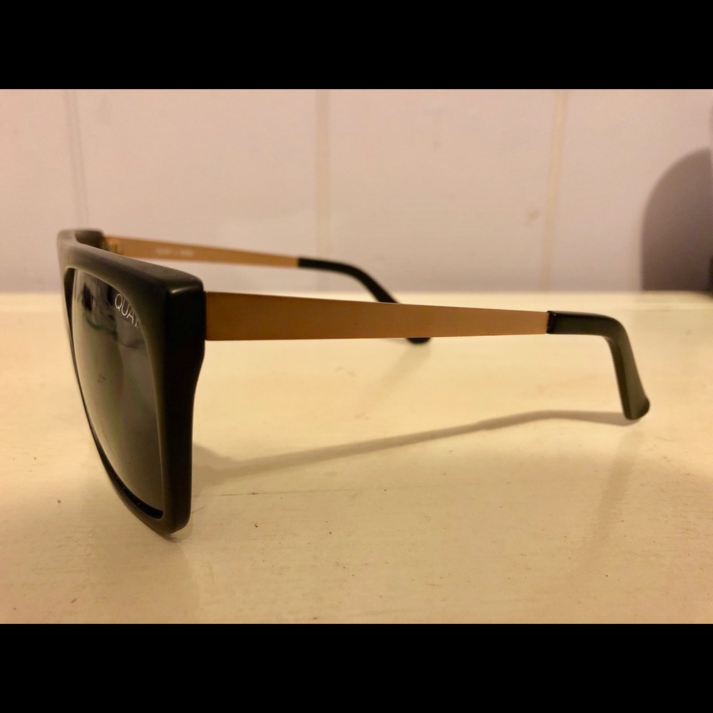 QUAY X DESI SUNGLASSES
